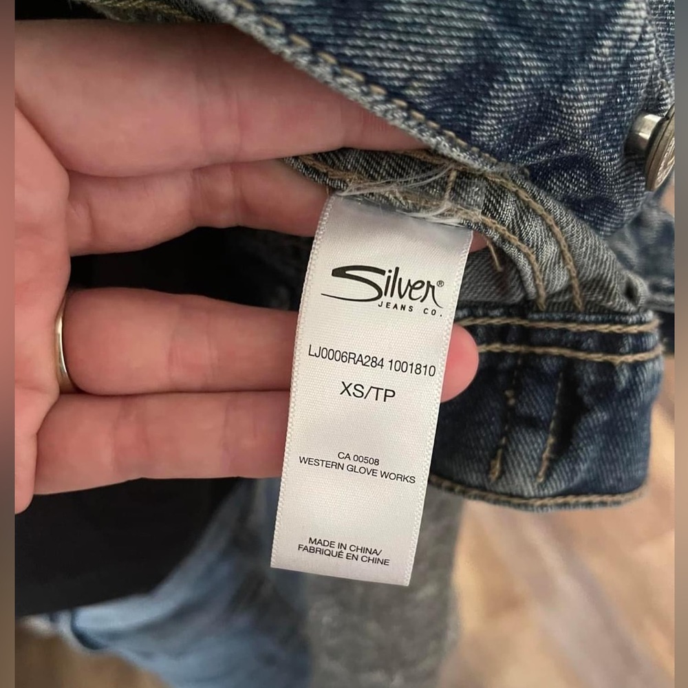 Silver Jean Jacket - Picture 6 of 6